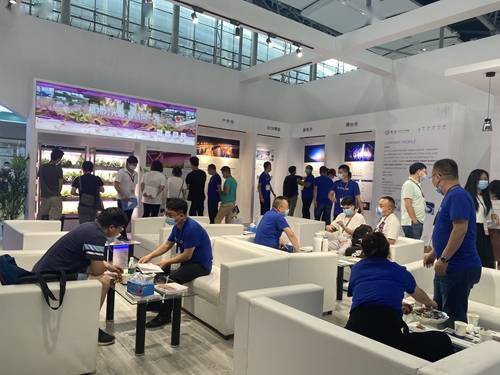 直擊光亞展 領(lǐng)略當(dāng)下風(fēng)光,探索led照明新十年