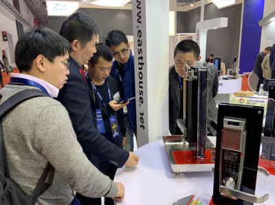 東屋世安攜智能安防產品探“鎖”2019上海建博會